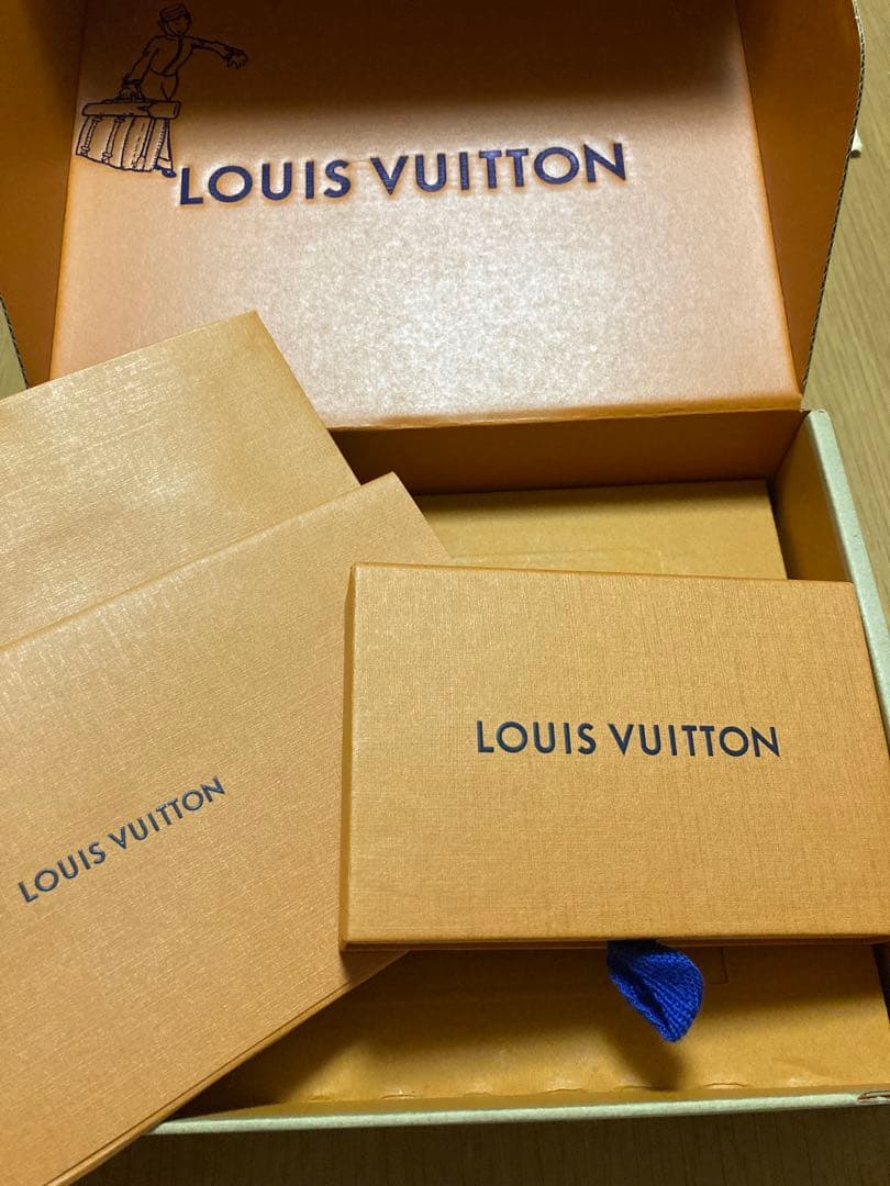 【新品未使用】　　専用　LOUIS VUITTONモノグラム エクリプス名刺入れ