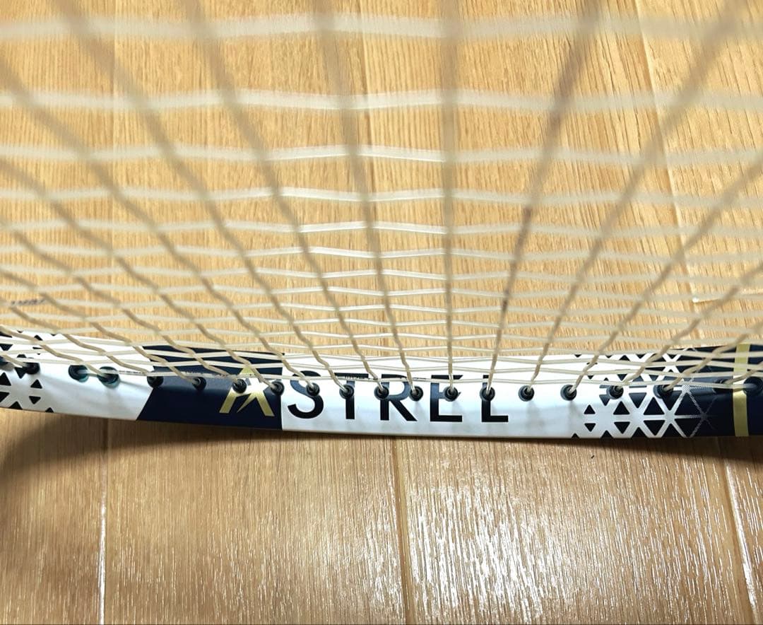 美品 ヨネックス　YONEX ASTREL 105 テニスラケット　G1E