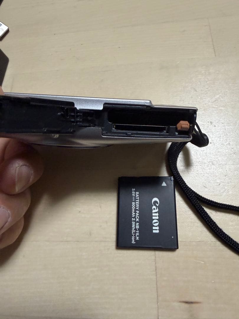 【美品】Canon IXY 640 シルバー