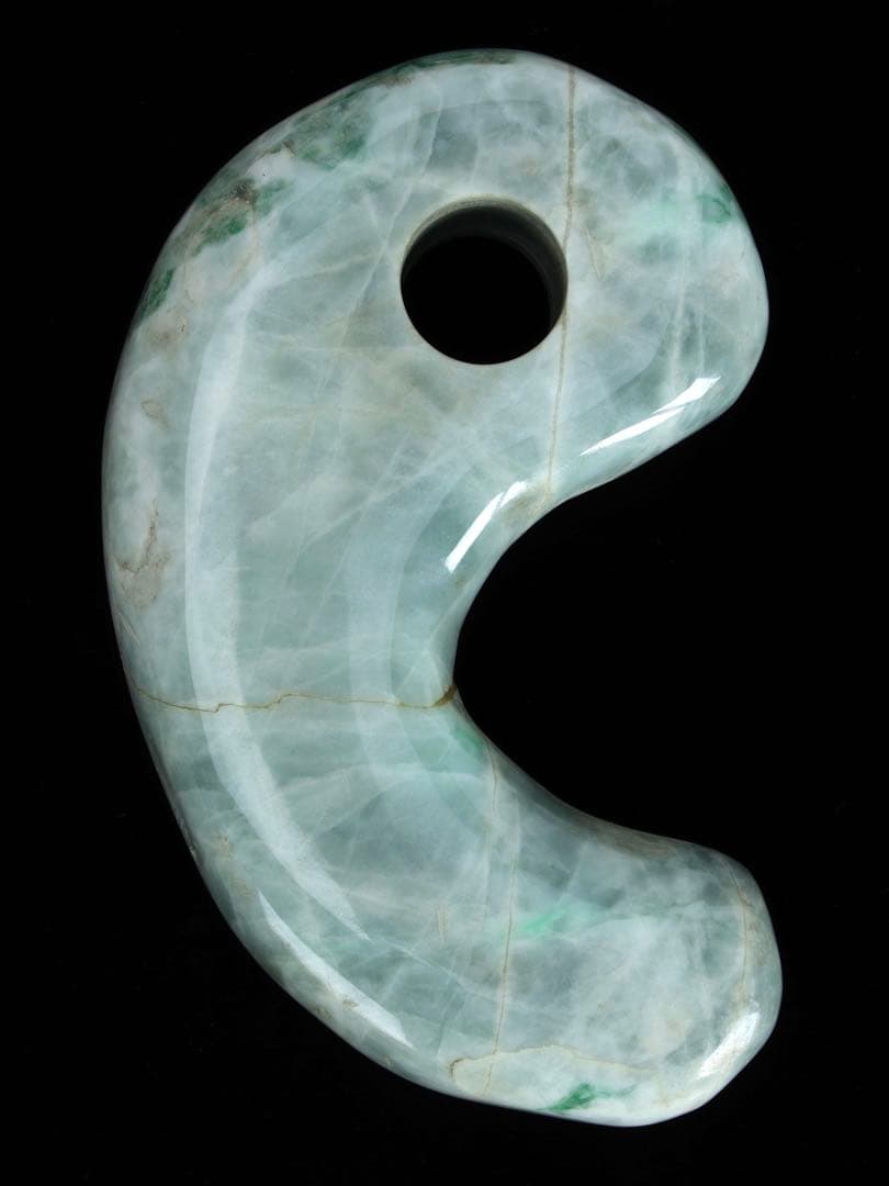 糸魚川翡翠 勾玉 特大2474g 天然ヒスイ 天然石 観賞石 原石 美石 鉱石