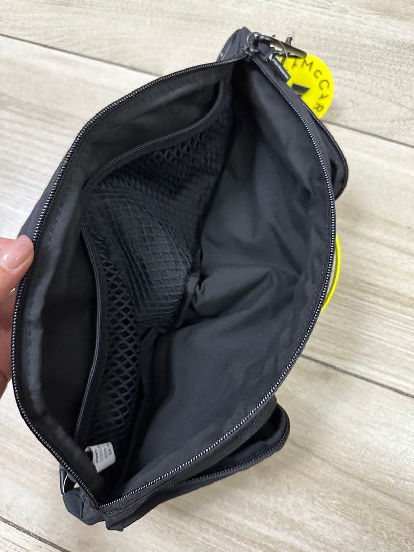 【新品未使用】adidas ステラマッカートニー　ウエストポーチ　ボディーバッグ