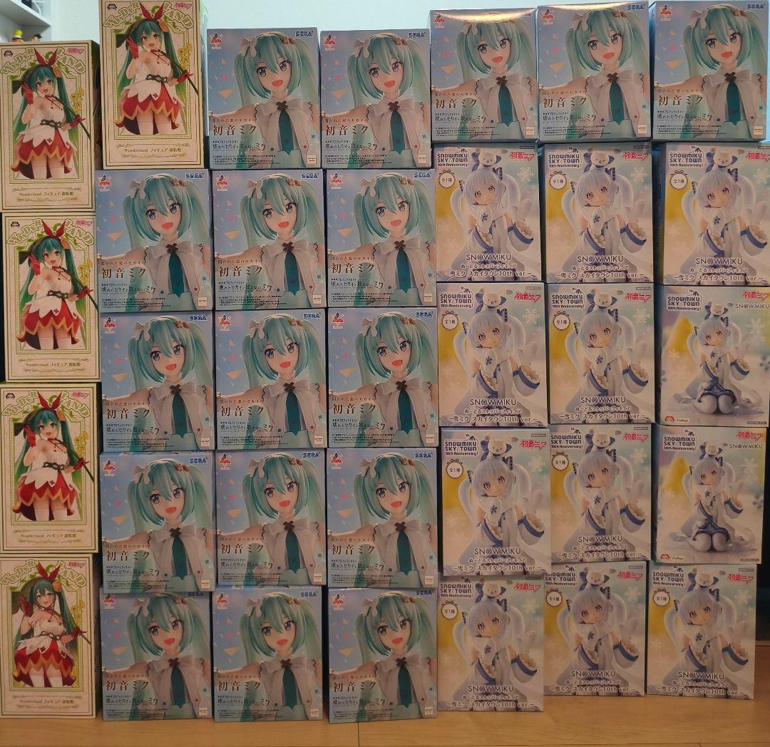 初音ミク フィギュア 雪ミク 親指姫 開かれた窓のセカイの初音ミク