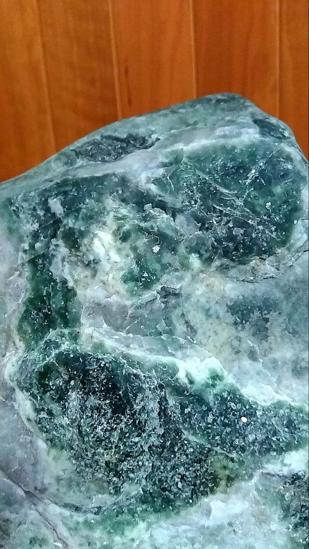 ★翡翠原石★糸魚川硬玉【横川転石・川ズレ・ウブ16kg】