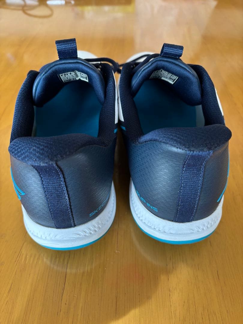 2025年　スケッチャーズ　スリップインゴルフシューズ ホワイト/ネイビー