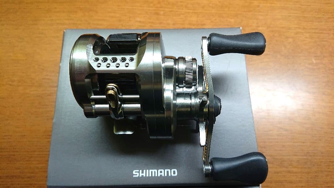 シマノ 23カルカッタコンクエストBFS XG 左ハンドル(美品)