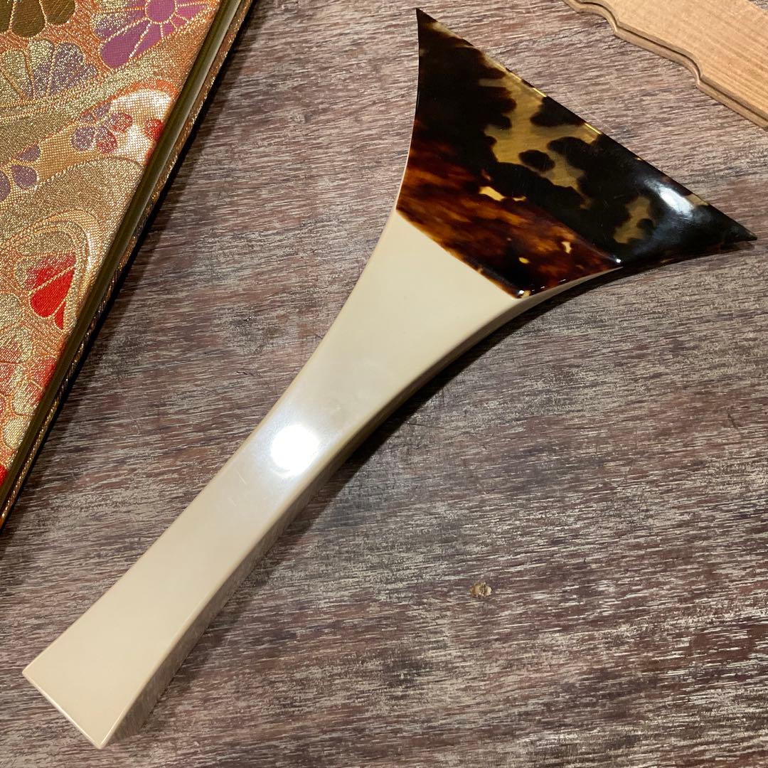 美品 三味線 鼈甲撥 白台 津軽撥 津軽三味線 ベッコウ バチ 高級品