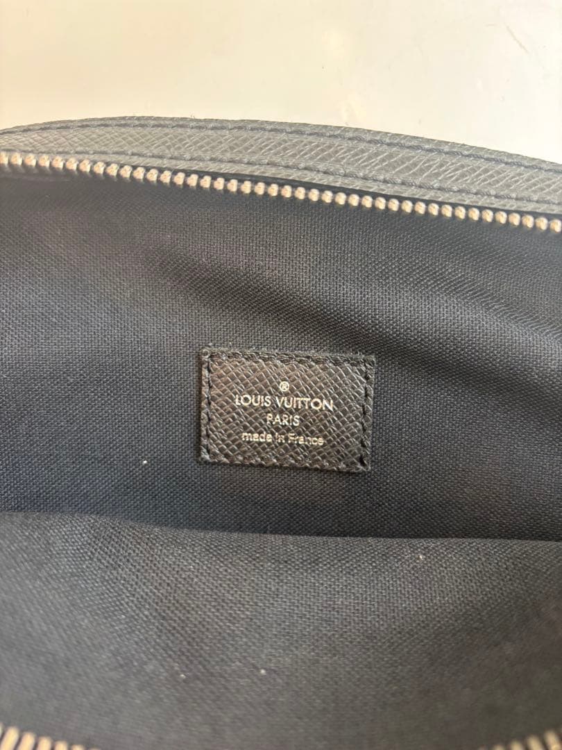 LOUIS VUITTON MENSショルダーバック
