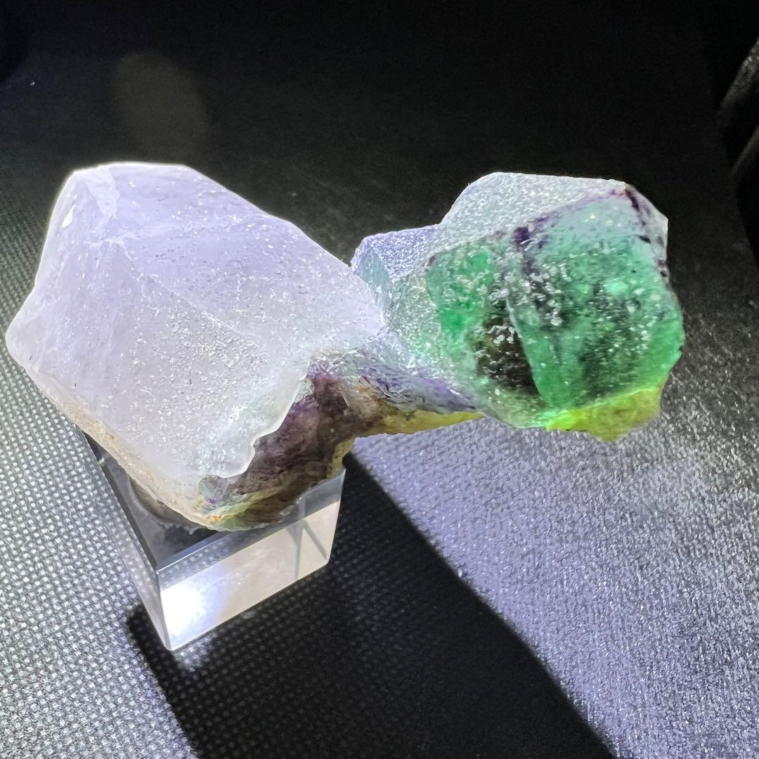 ナミビア　エロンゴ産　クォーツ共生フローライト　キャビネットサイズ