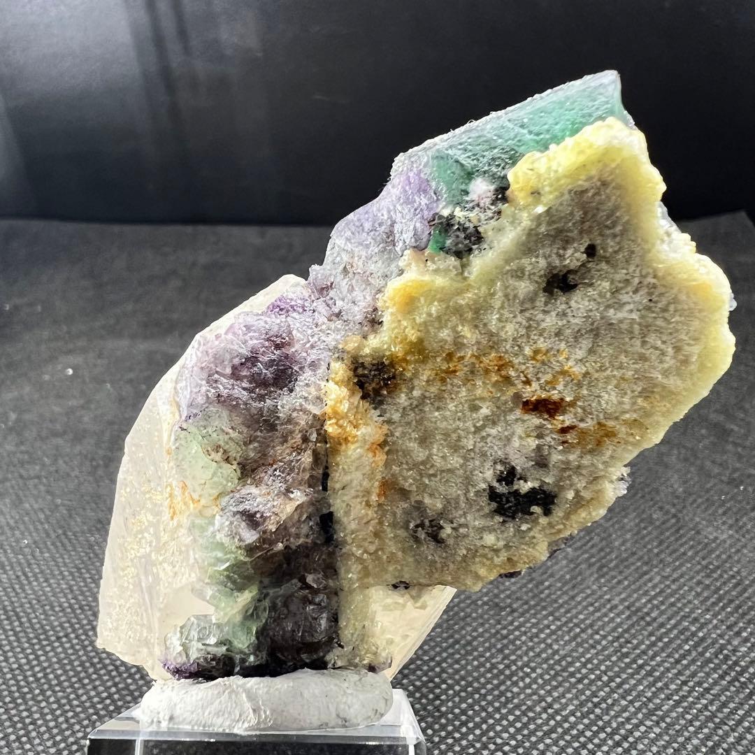 ナミビア　エロンゴ産　クォーツ共生フローライト　キャビネットサイズ