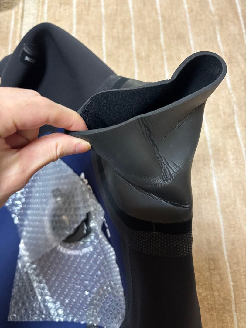 MOBBY'S ドライスーツ(未開封) 購入価格212,300円　現在保留中