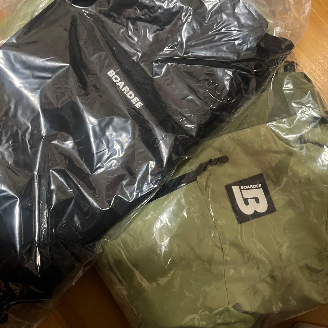 ゆうちゃみ　BOARDEE スノーボードウェア（カーキ・ブラック）