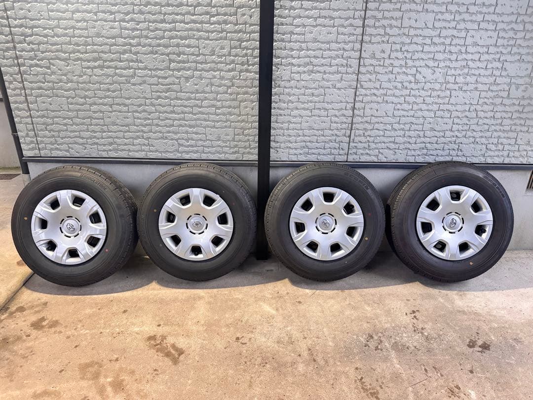 タモじい様 ハイエース　新車外し　純正タイヤ・ホイールセット