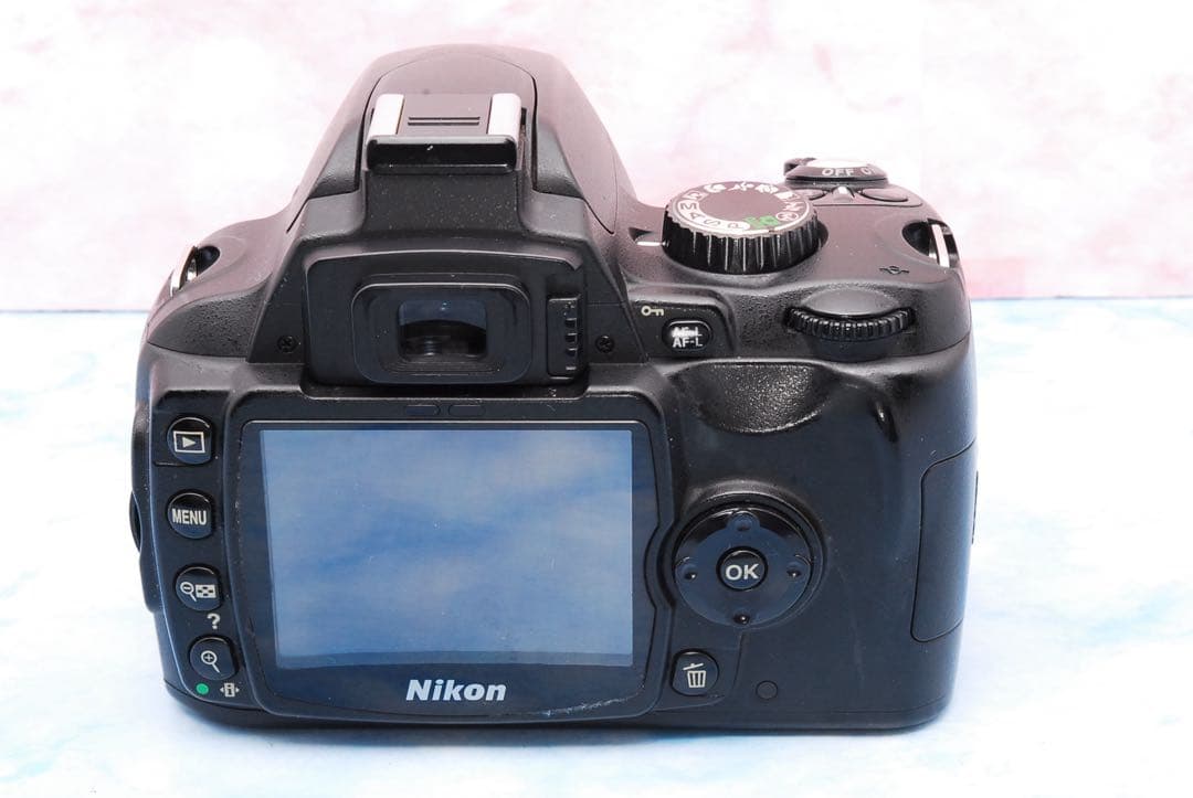 ニコン D60★入門機★望遠レンズ付Wレンズ★小型＆軽量★一眼レフカメラ