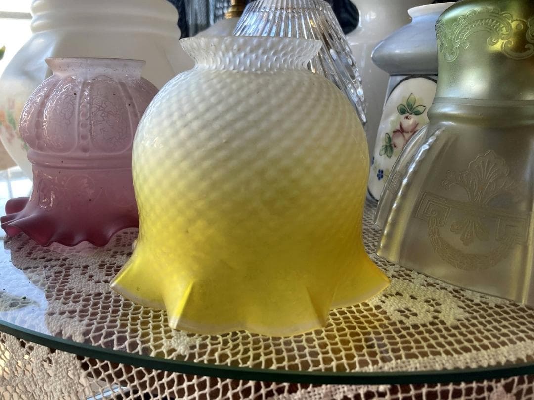 ④　英国アンティーク　黄色の元気の出るフリルシェード　照明　ガラスシェード