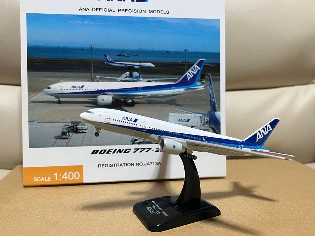 全日空商事 NH40022 1/400 777-200 JA713A