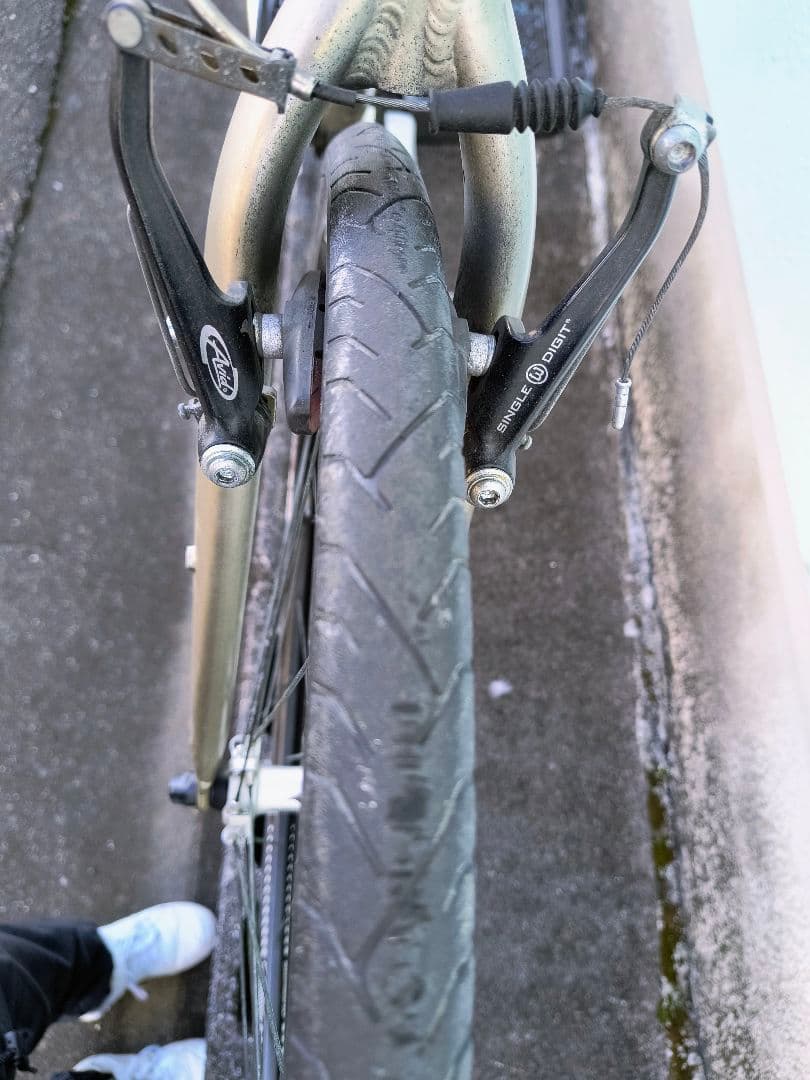 Trek7.3FXクロスバイク白700X28CサイズS位走る曲がる止まる問題無し