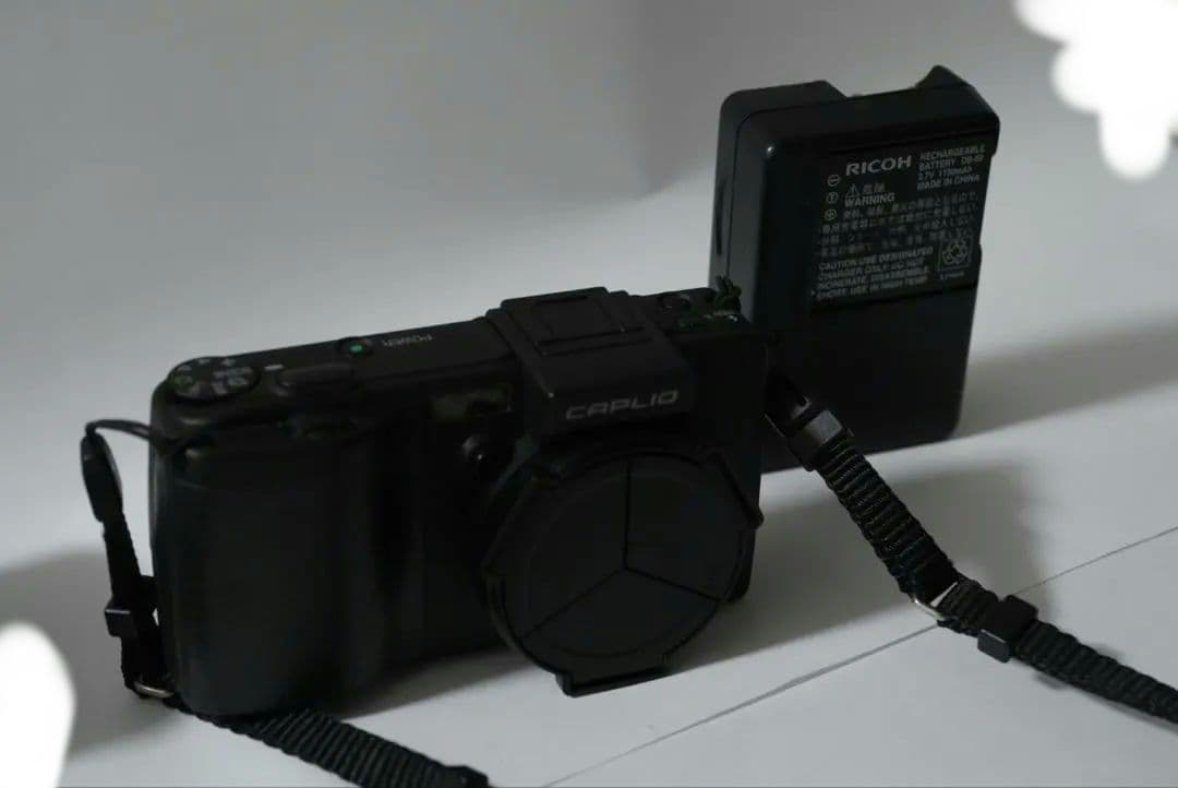 【良品】RICOH Caplio GX100 リコー　コンパクトデジタルカメラ