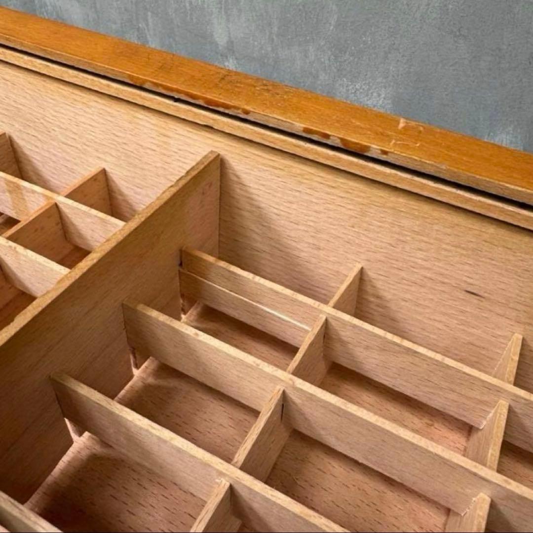 ★お値引き中★ アンティークイニシャルテープの木箱、小分け引き出し、店舗什器