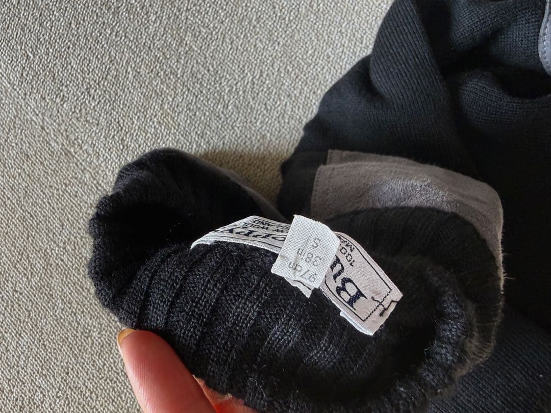 Burberry バーバリー　美品ブラック クルーネックセーター