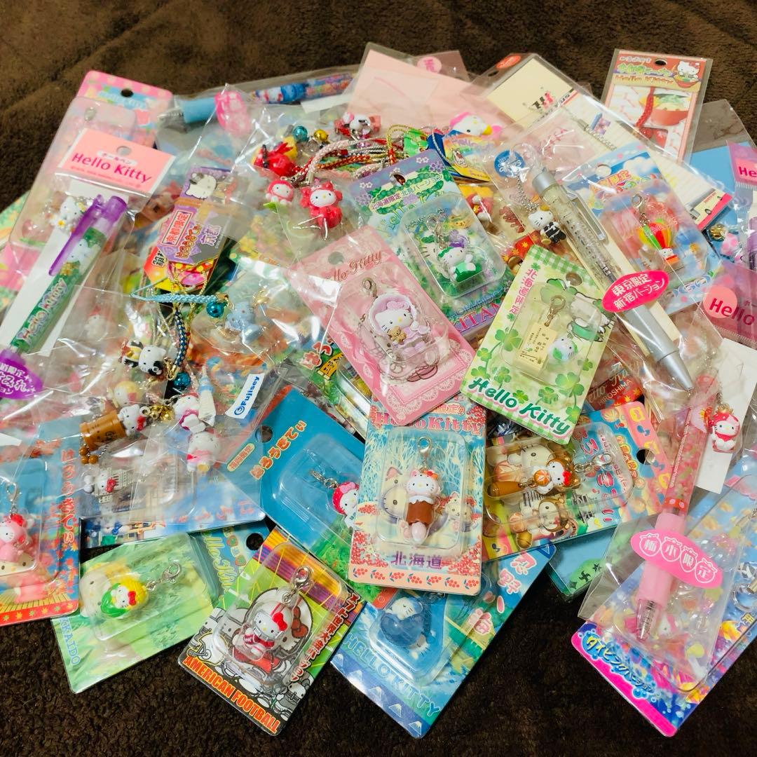 ご当地キティ　60個　根付　ロリータ/新宿キティ 栃木いちごペン等　レア多数