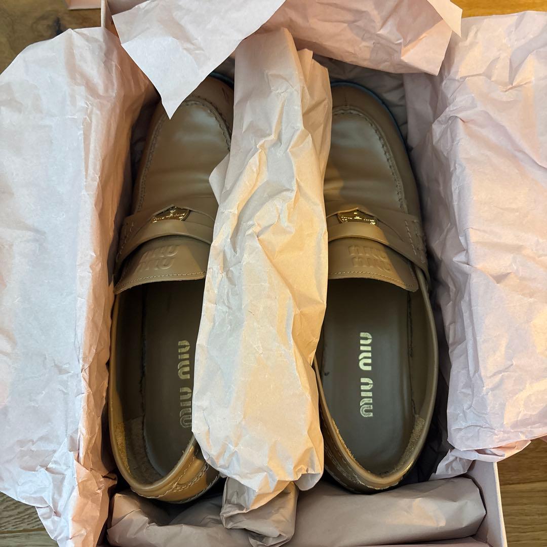 miumiuローファー　ベージュ　38.5