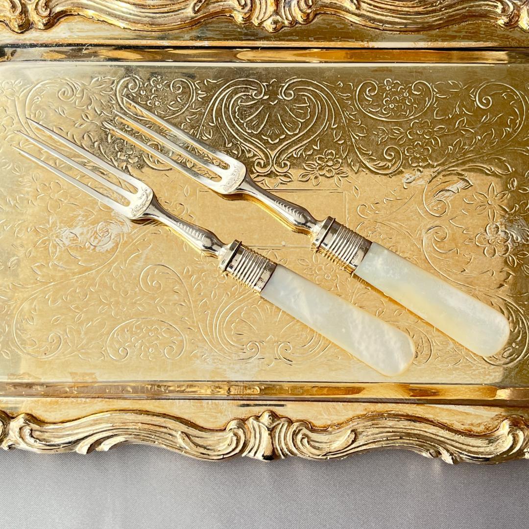 【John Biggin】【純銀継手 / 白蝶貝】ティーフォーク 2本