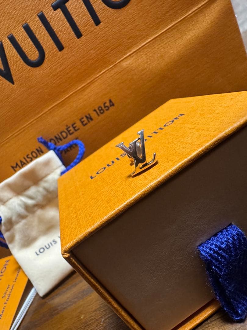 Louis Vuitton ピアス・LV セーラー　モノグラム（片耳）