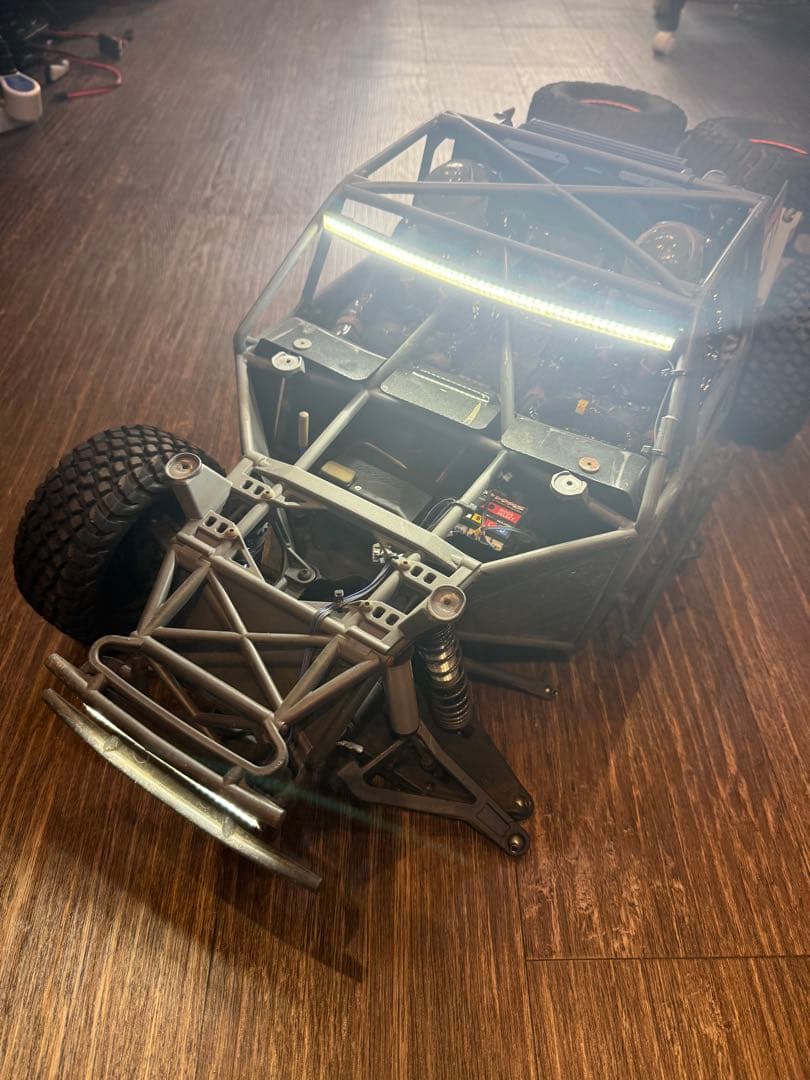 TRAXXAS UDR 左前破損 ジャンク