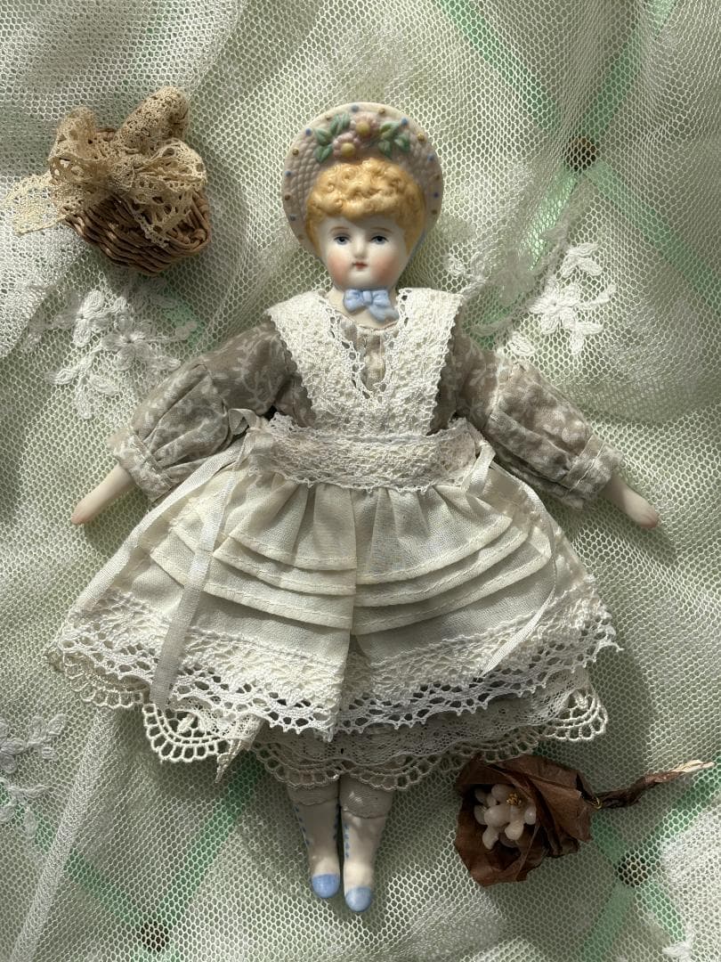 ✨期間限定✨ボネットヘッドのパリアンドール　ビスクドール　ミニョネット