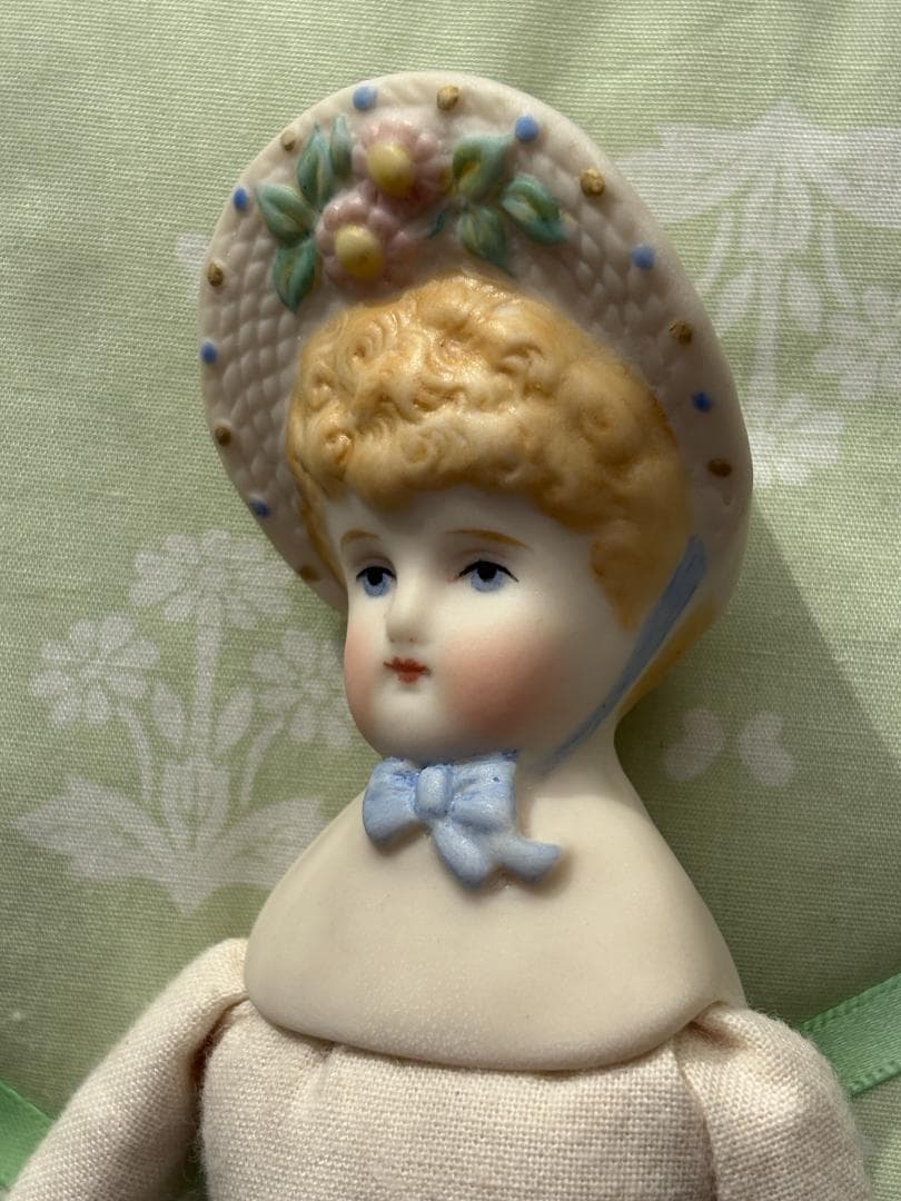 ✨期間限定✨ボネットヘッドのパリアンドール　ビスクドール　ミニョネット