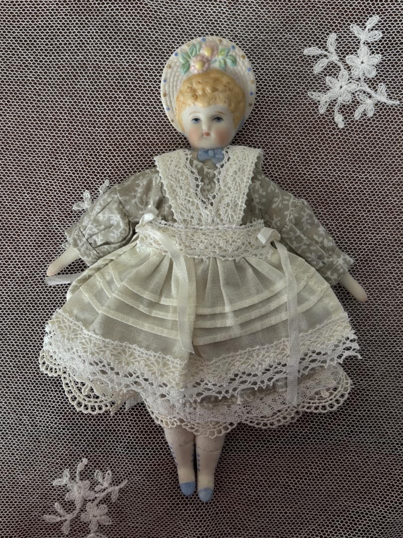 ✨期間限定✨ボネットヘッドのパリアンドール　ビスクドール　ミニョネット