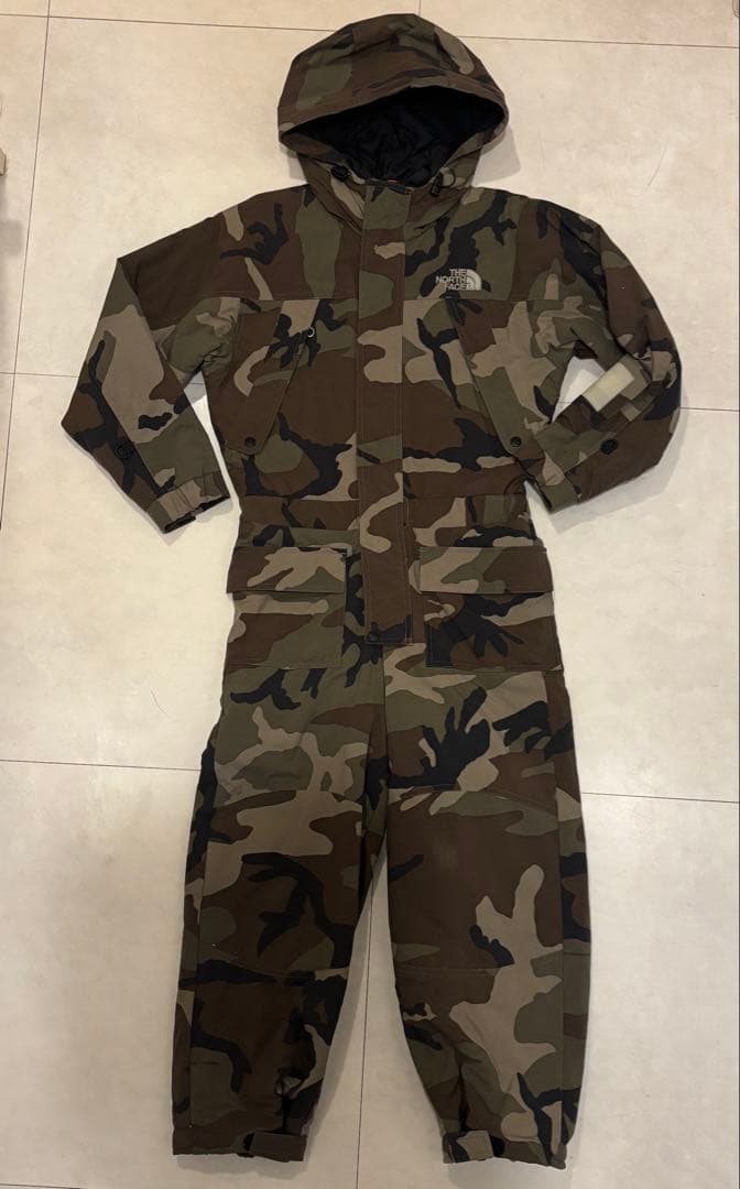 THE NORTH FACE 迷彩柄 スキー　キッズスノボ　ウェア　130