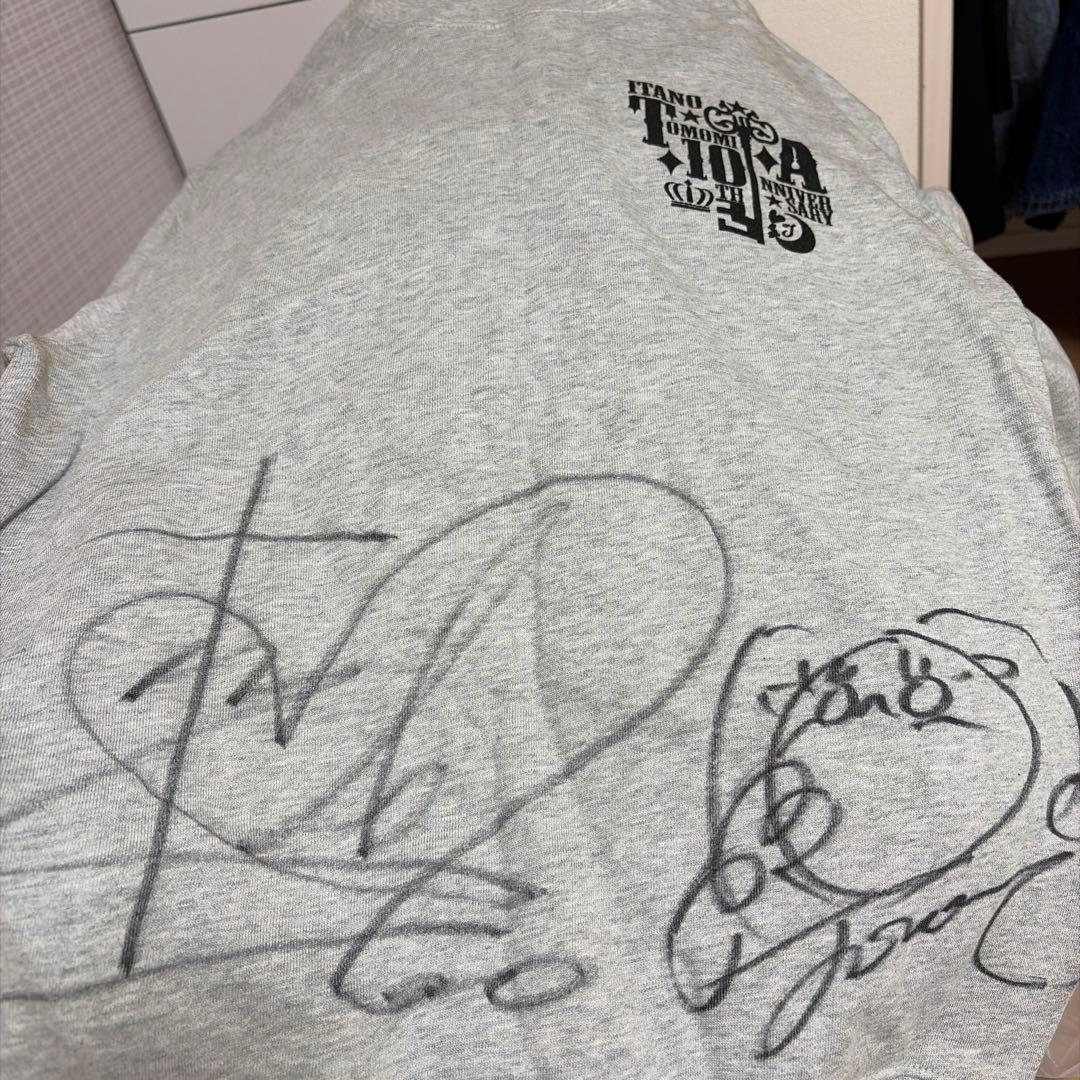 板野友美　河西智美　サイン入りトレーナー