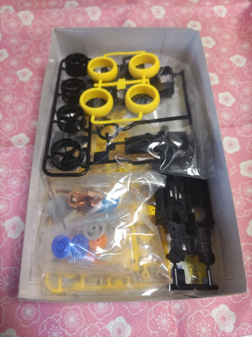 阪神タイガースミニ四駆、灰皿、アルミコースター、オマケで2003優勝記念メダル