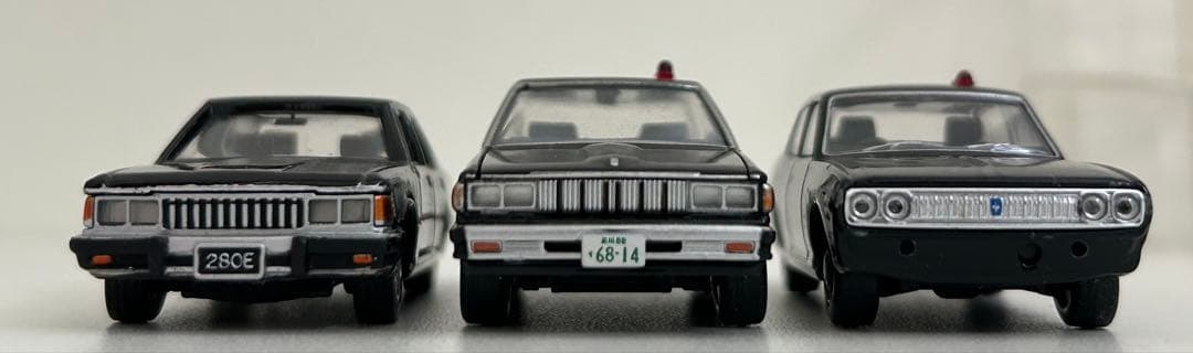 トミカリミテッドヴィンテージ 西部警察 多目的装甲車 覆面パトカー3台付セット