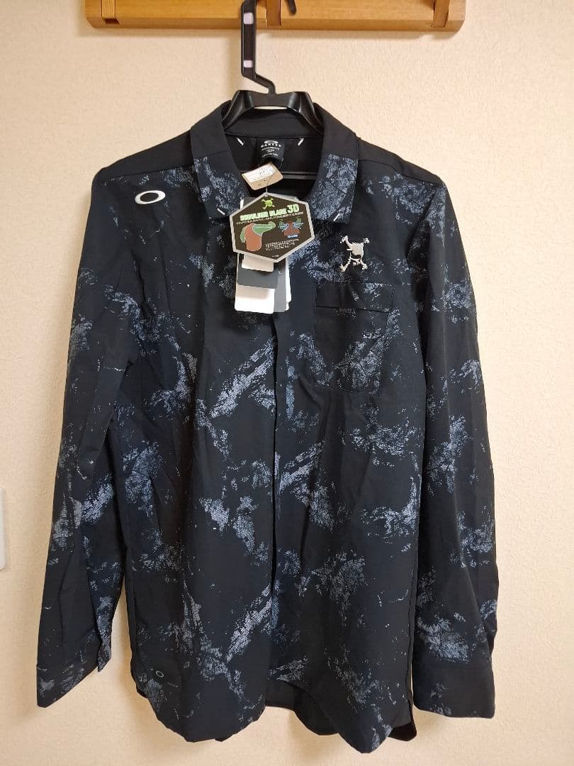Oakley 黒/青迷彩 長袖シャツ 新品タグ付き