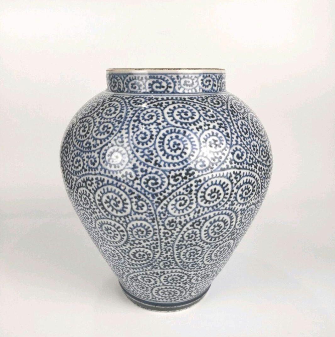 お値下げしました、古伊万里　染付　蛸唐草　沈香壺