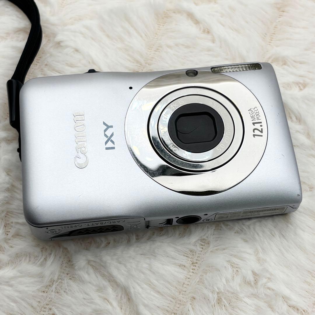 Canon IXY 200F シルバー