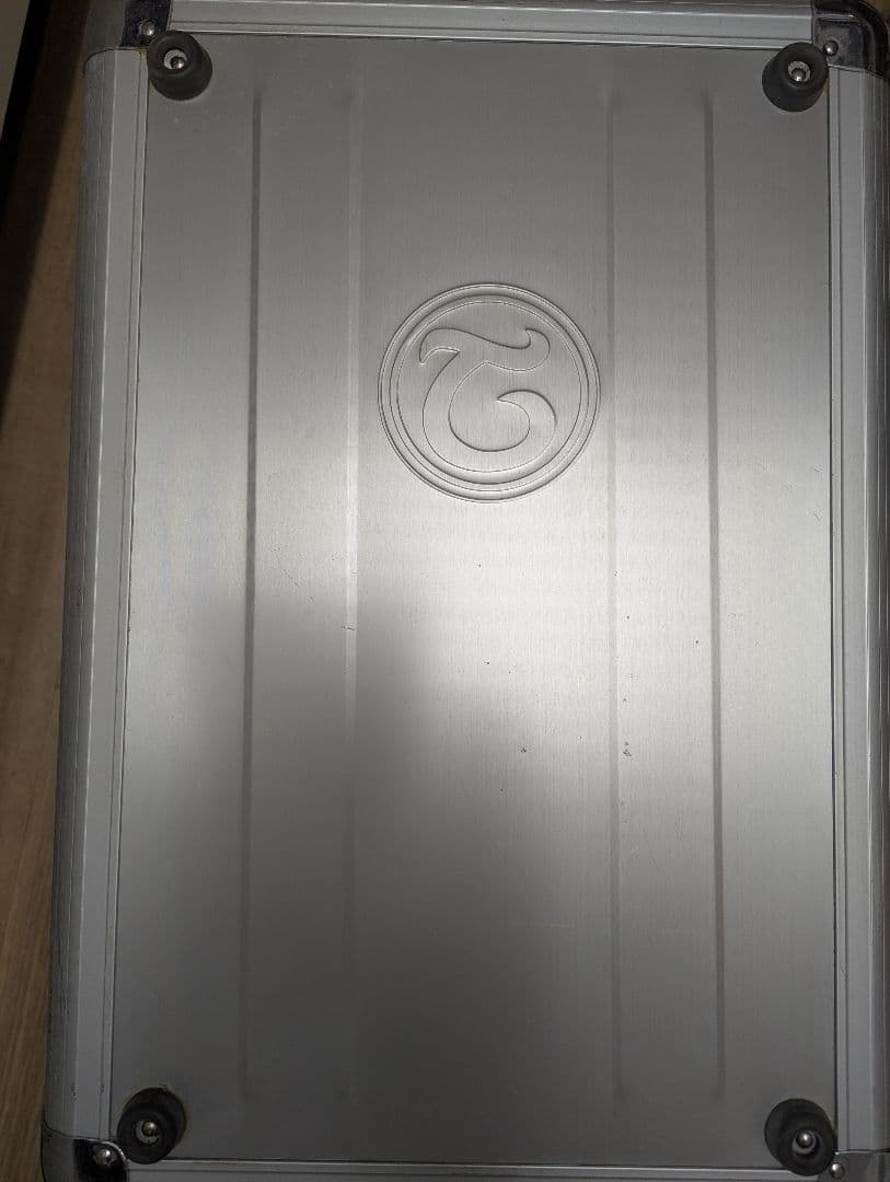 超非売品！タンカレー アルミ製キャリーケース