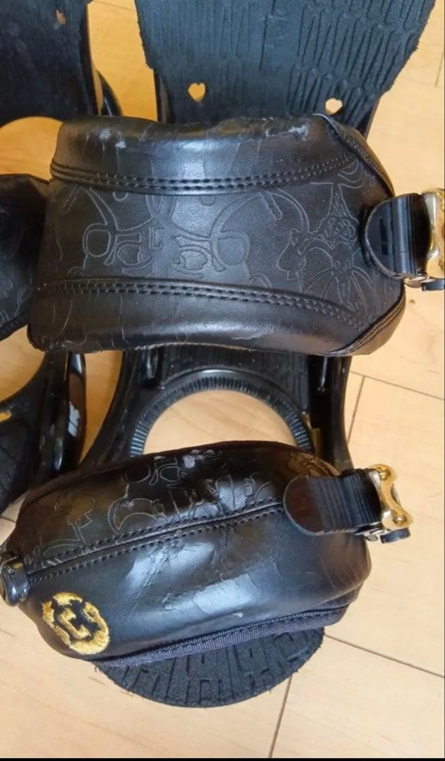 スノーボード ビンディング 黒 バックル式