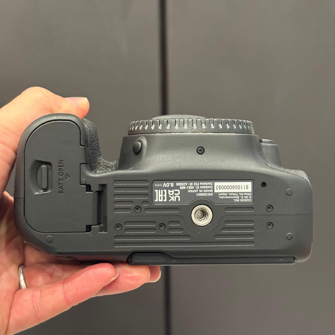 【極美品】Canon EOS 90D ボディ　ショット数2000未満