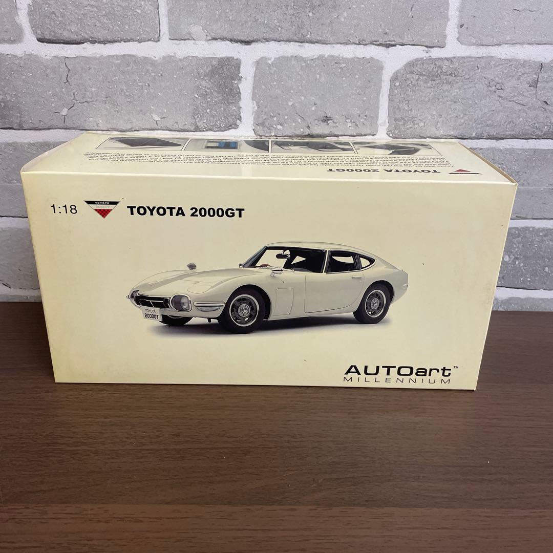 AUTOart トヨタ2000 GT クーペ 1/18 ホワイト