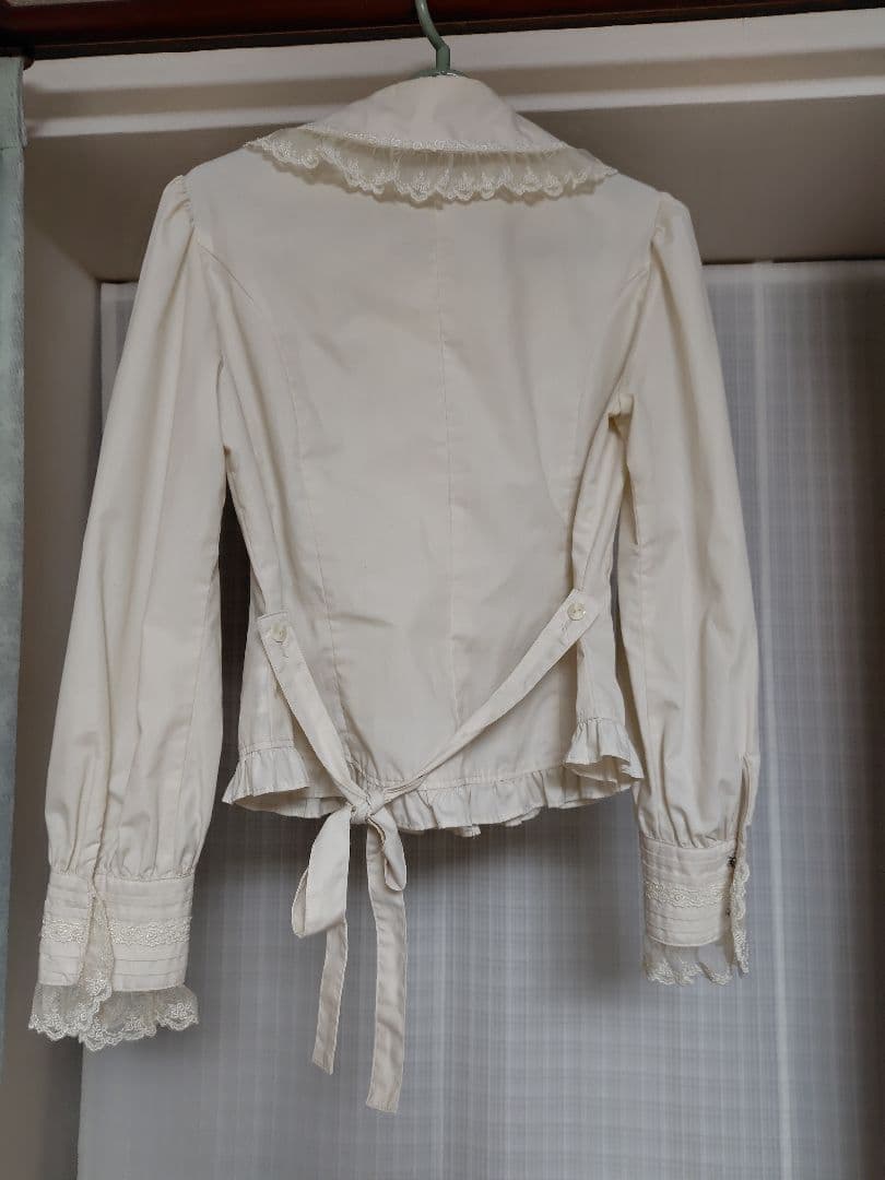 d*7様 イノセントワールド　レースフリル　タックブラウス