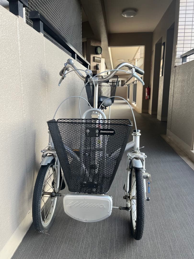 ◆ブリヂストン　前二輪三輪車　ミンナ　高齢者用　カゴ付き　カバー付
