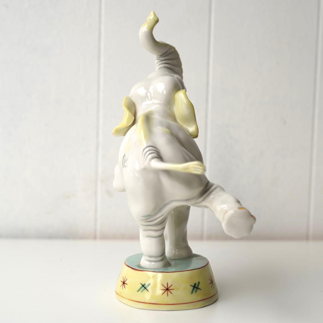 ドイツ | Nymphenburg製 | 「太鼓の上の象」磁器