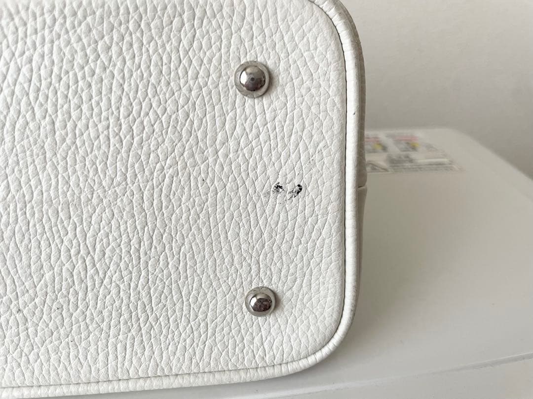 【りょう55】BURBERRY ホワイトレザー ショルダーバッグ