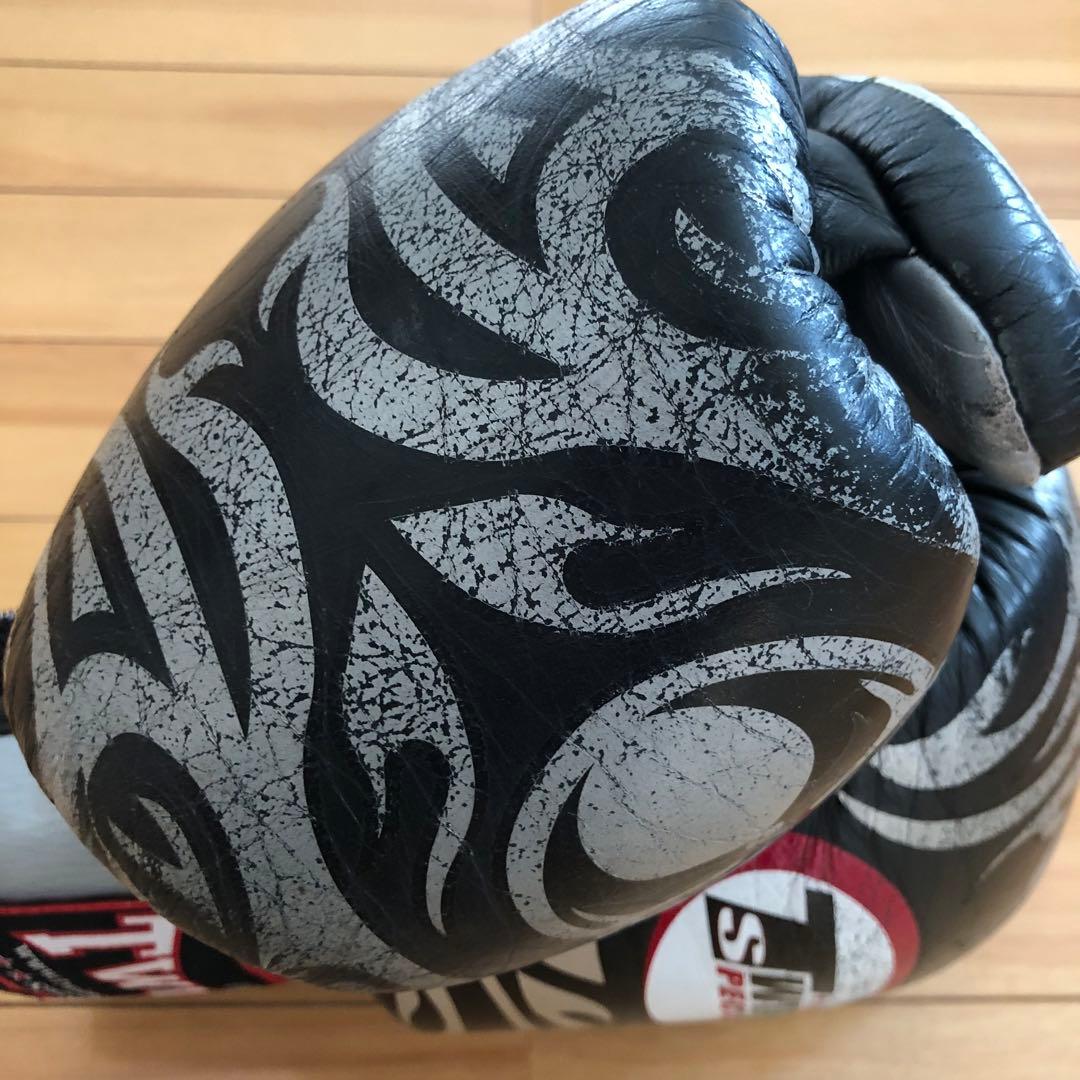 本革レザーTWINS【ツインズ】キックボクシングムエタイグローブ 黒/銀8オンス