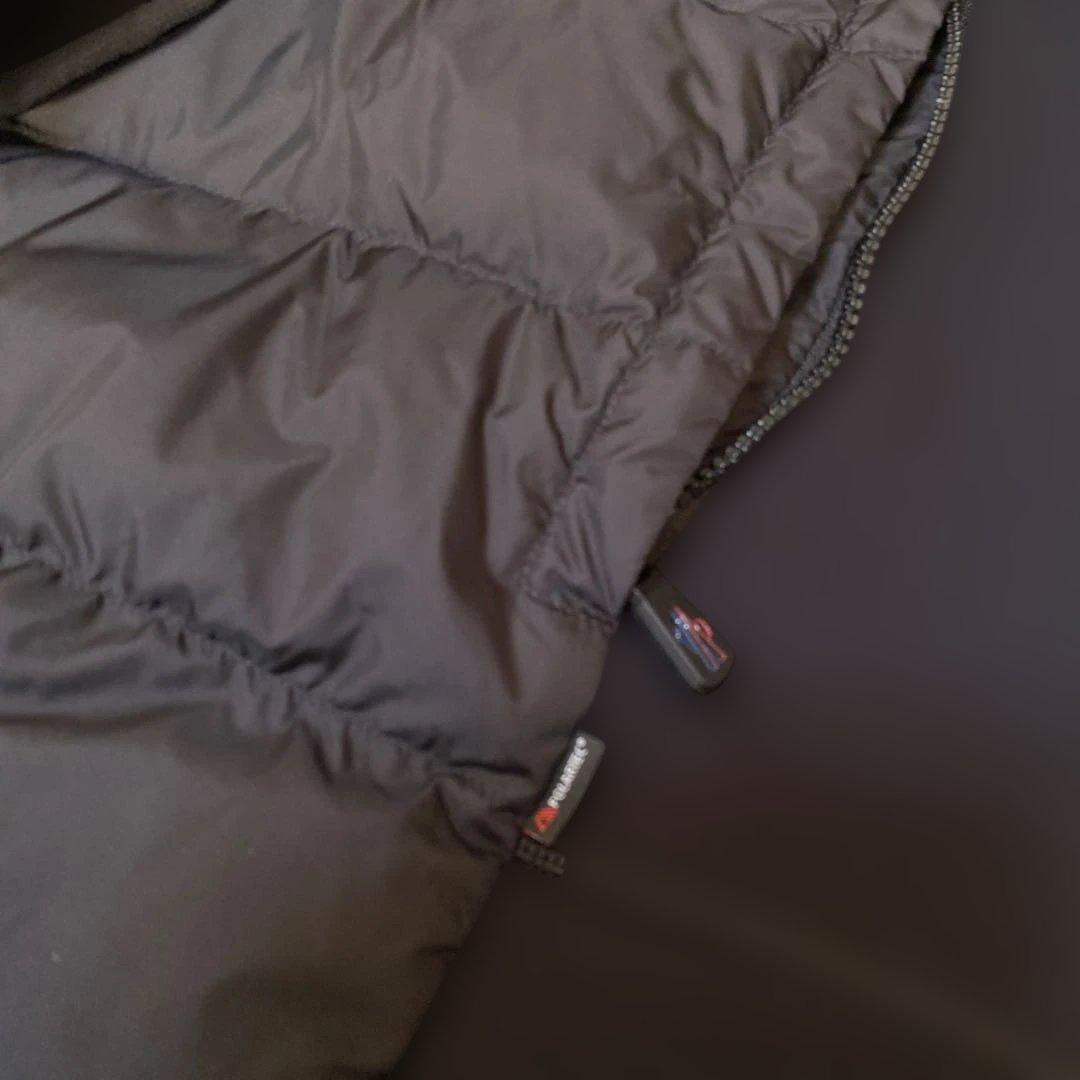 MONCLER フード付き ブラックダウンジャケット