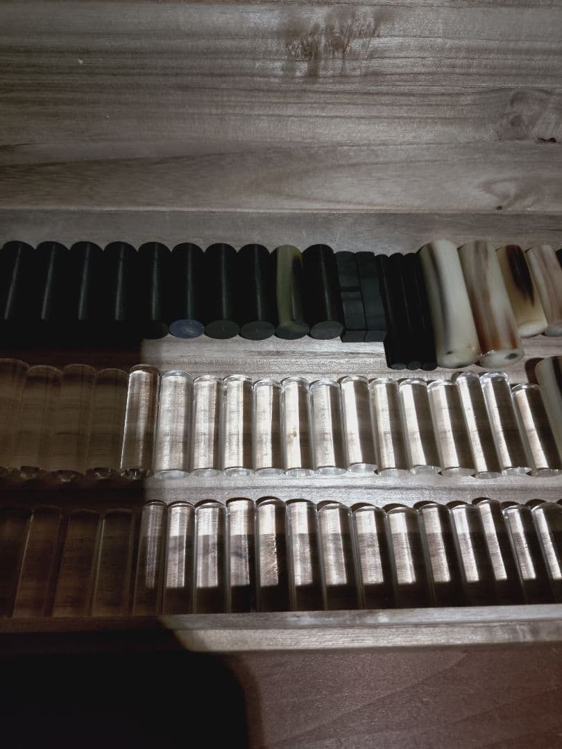 印材の山 水晶 水牛 瑪瑙石など