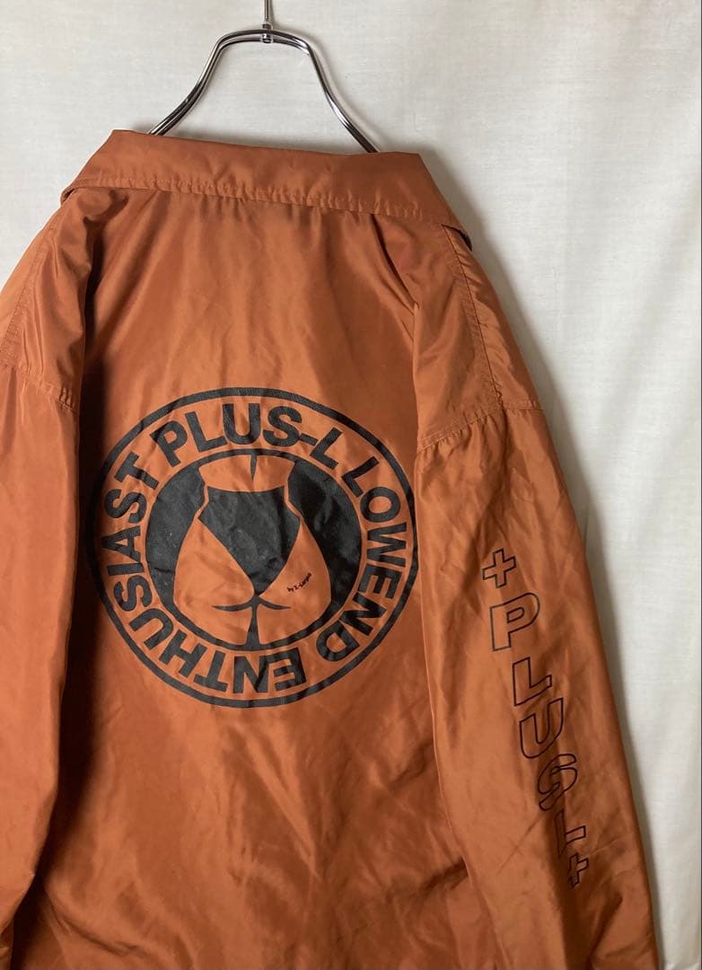 XLARGEギャルヒップビッグプリントくすみオレンジ裏ボアコーチジャケットL
